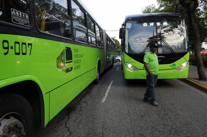 Gobierno Entrega Nuevos Autobuses A La Omsa