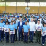 Presidente Abinader llama a estudiantes a prepararse en inglés y otras carreras técnicas de alta demanda