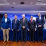 Opinio Alvarez Betancourt publica obra que recoge 40 años pensamiento económico dominicano