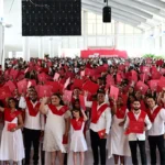 INTEC gradúa 945 profesionales y su rector los llama a “rediseñar” el mundo